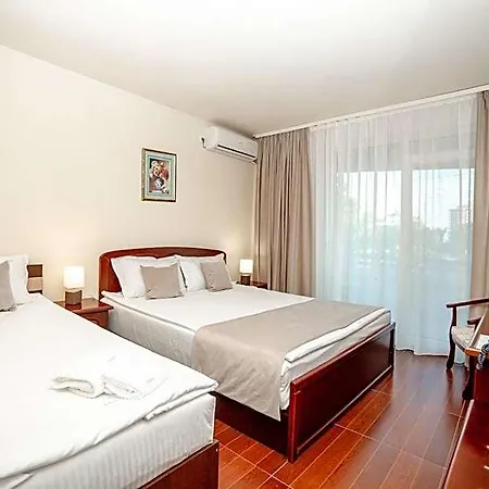 Corina Hotel 3*