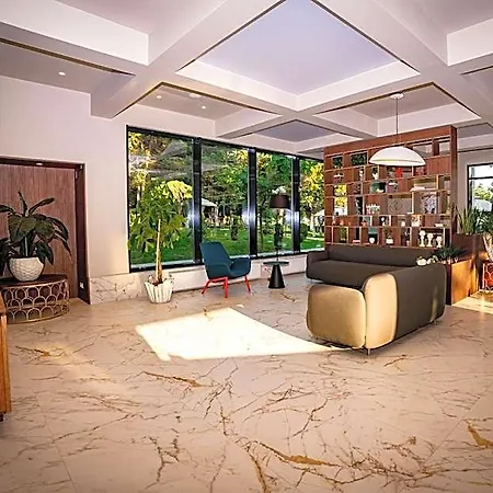Corina Hotel